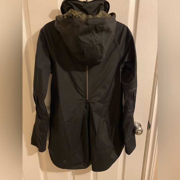 Lululemon “Fo Drizzle” Jacket Black/Mystic Jungle Size 4 - Picture 2 of 8